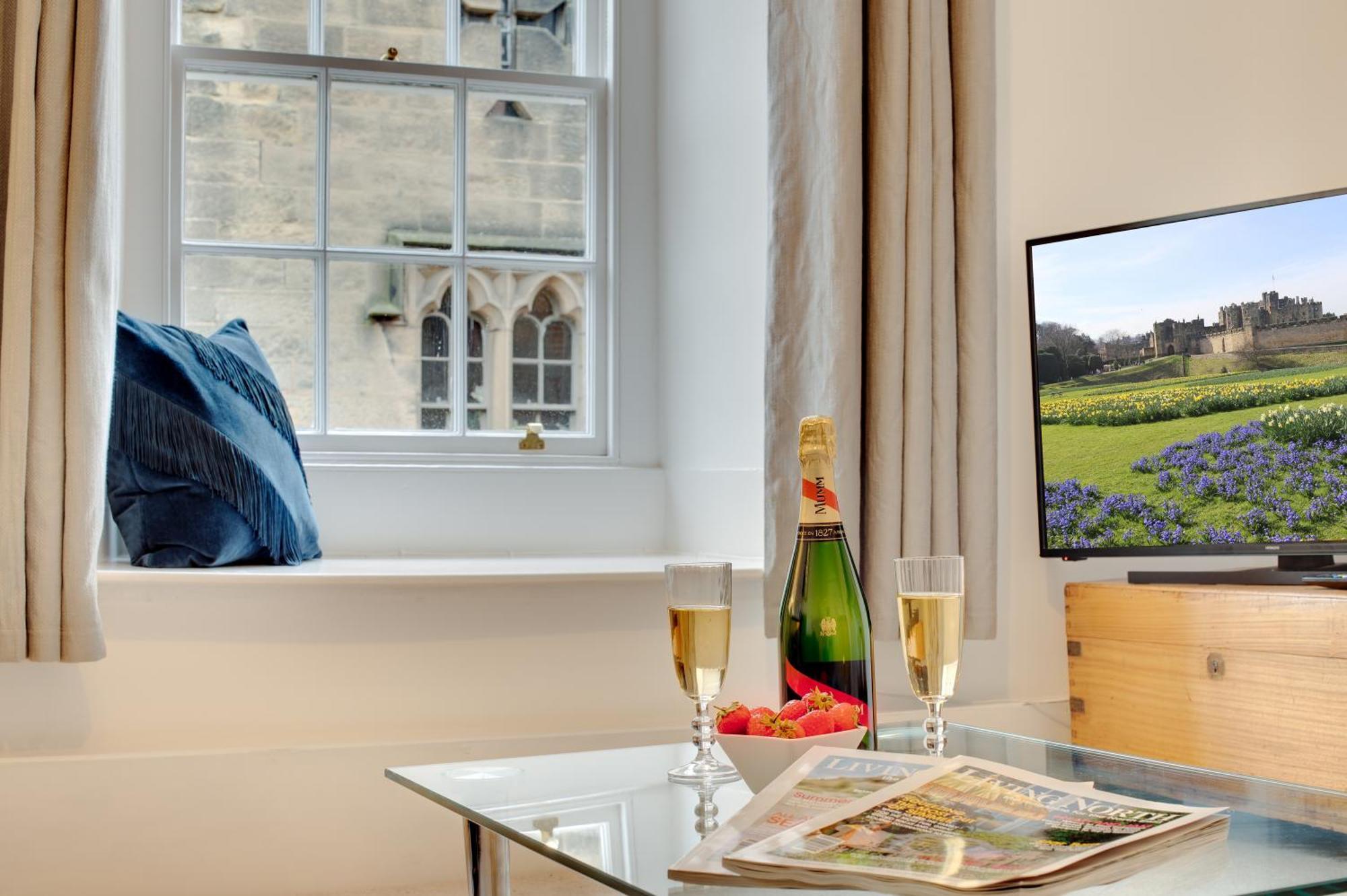 Lionsgate View - Luxury Apartment Opposite Alnwick Castle Exterior photo